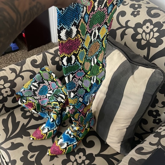 Heels - Picture 2 of 5